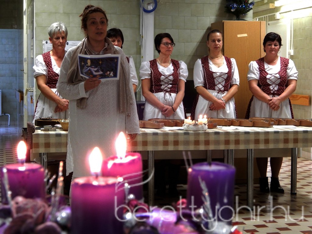 Karácsonyi ünnepség a Krónikus osztályon 21